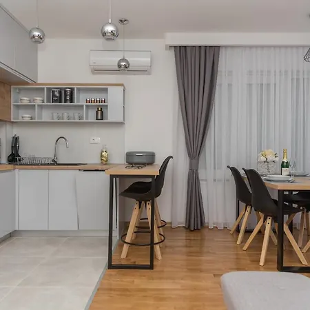 Buena Vista * Μακάρσκα